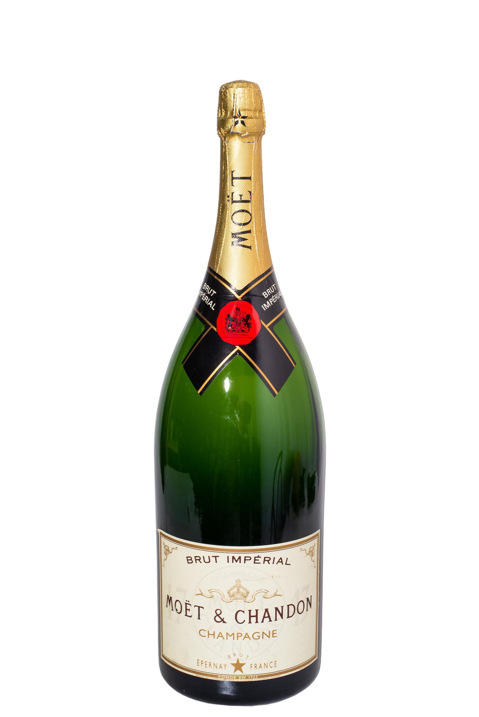 Monumental Size Moet and Chandon Champagne Bottle: Moet and Chandon monumental size champagne bottle. Does not contain chapagne, sealed top. 7dia x 24h.