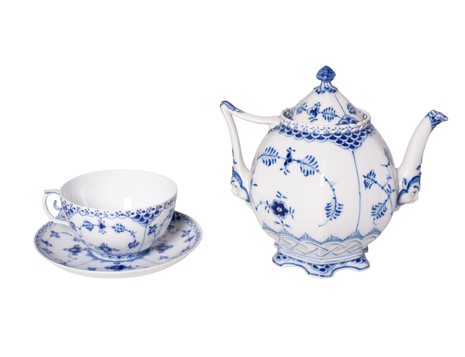 Royal Copenhagen Teapot, Cup & Suacer (1 of 10)