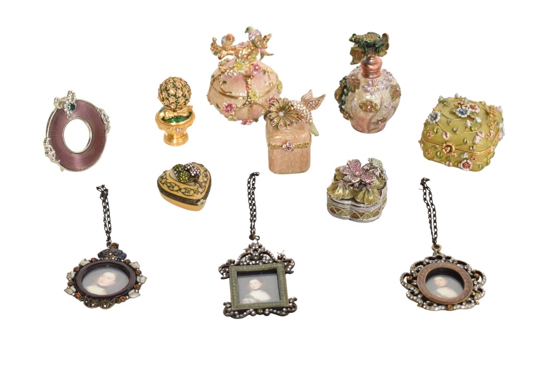 Joan Rivers Pill Box & Miniature Frame Plus (1 of 19)