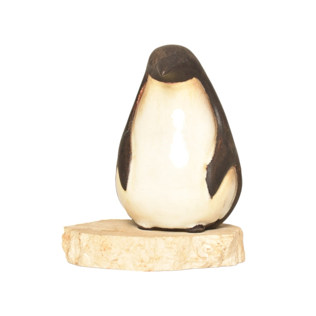 Maigon Daga Penguin Sculpture (1 of 5)
