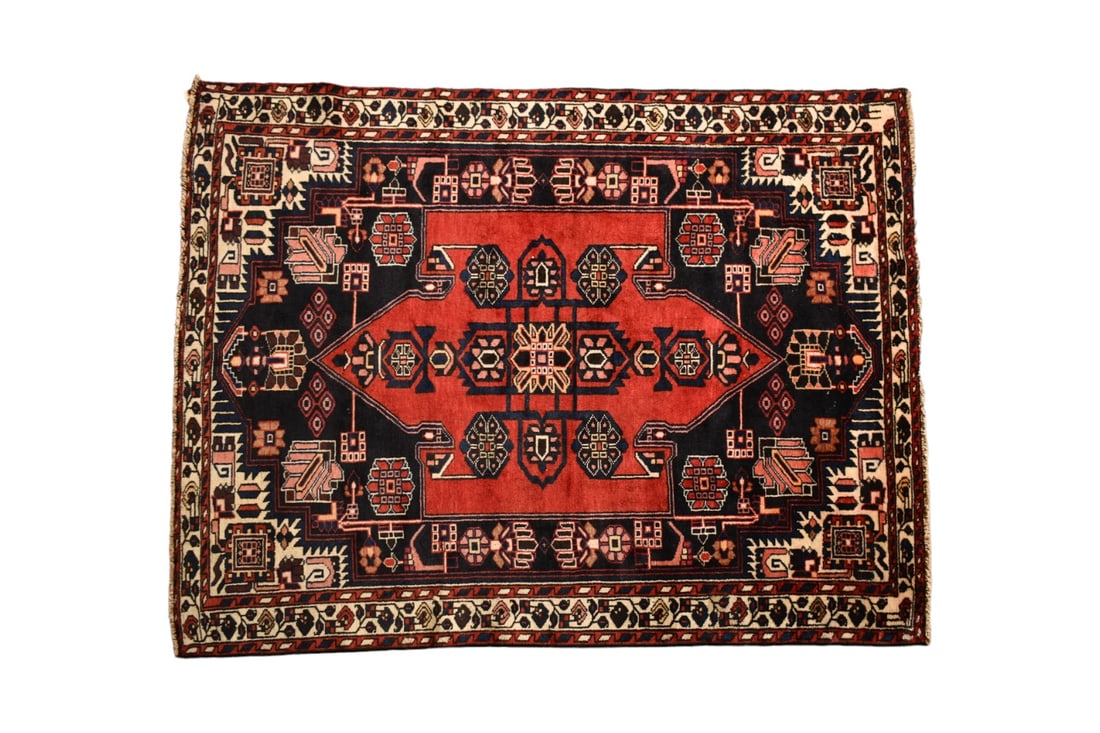 Persian Area Rug: Persian Area Rug. Garden design. Multiple borders. 5'2"x 6'8".