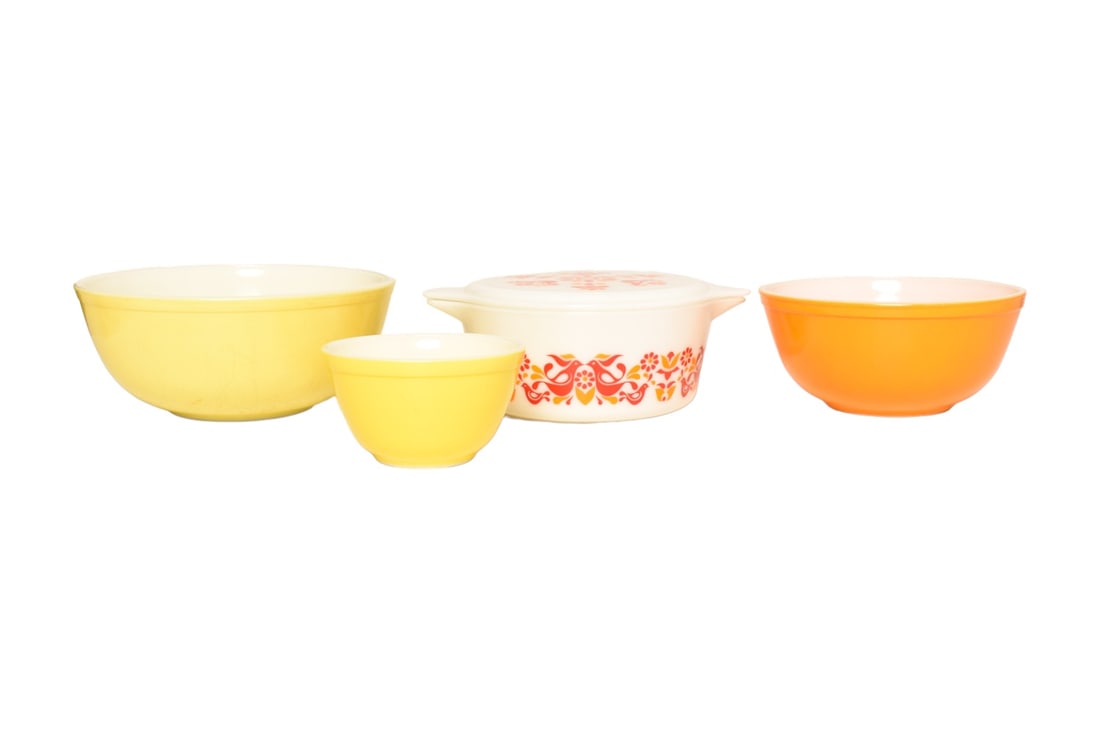 Pyrex Casserole & Set of 3 Mixing Bowls (1 of 6)