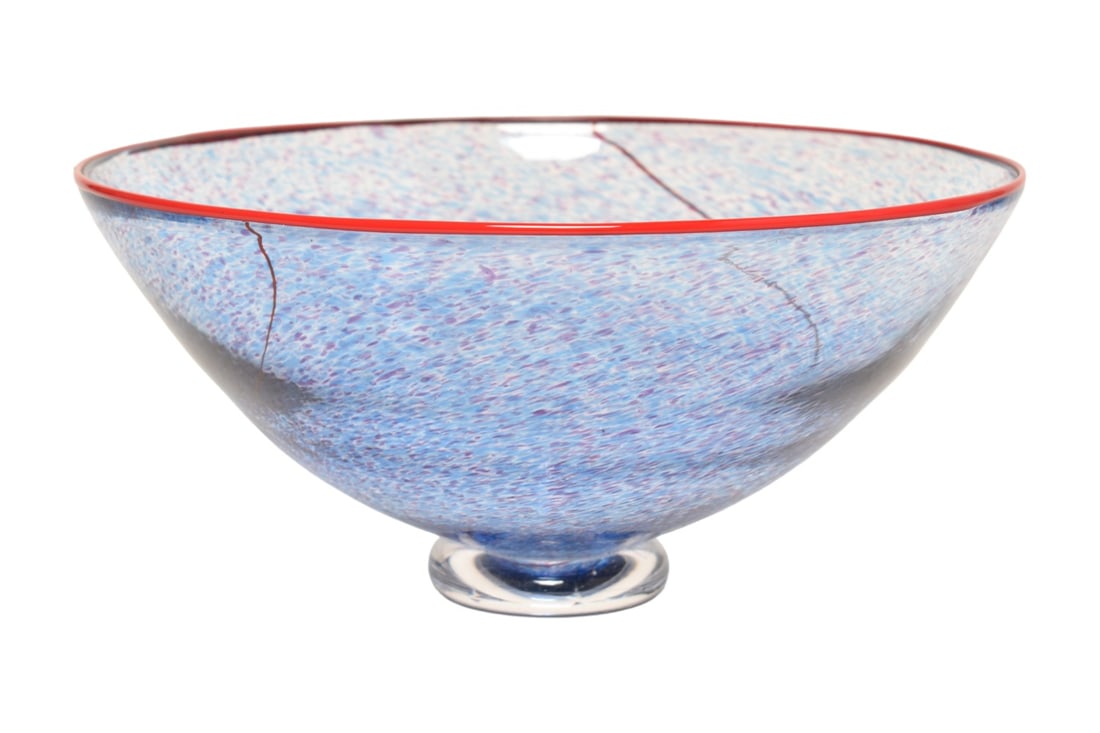 Bertil Vallien Kosta Boda Bowl: Bertil Vallien Kosta Boda Bowl. Kosta boda, Sweden. Incised signature to underside. Manufacture's mark and 58938 to underside. 10 1/4 dia x 5 7/8h. Proceeds from this lot to benefit The Ray of Hope Fo