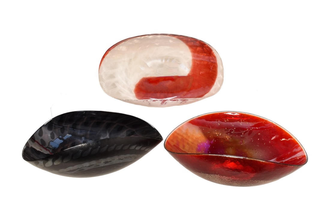 Large Art Glass Bowls, Set of Three (1 of 9)