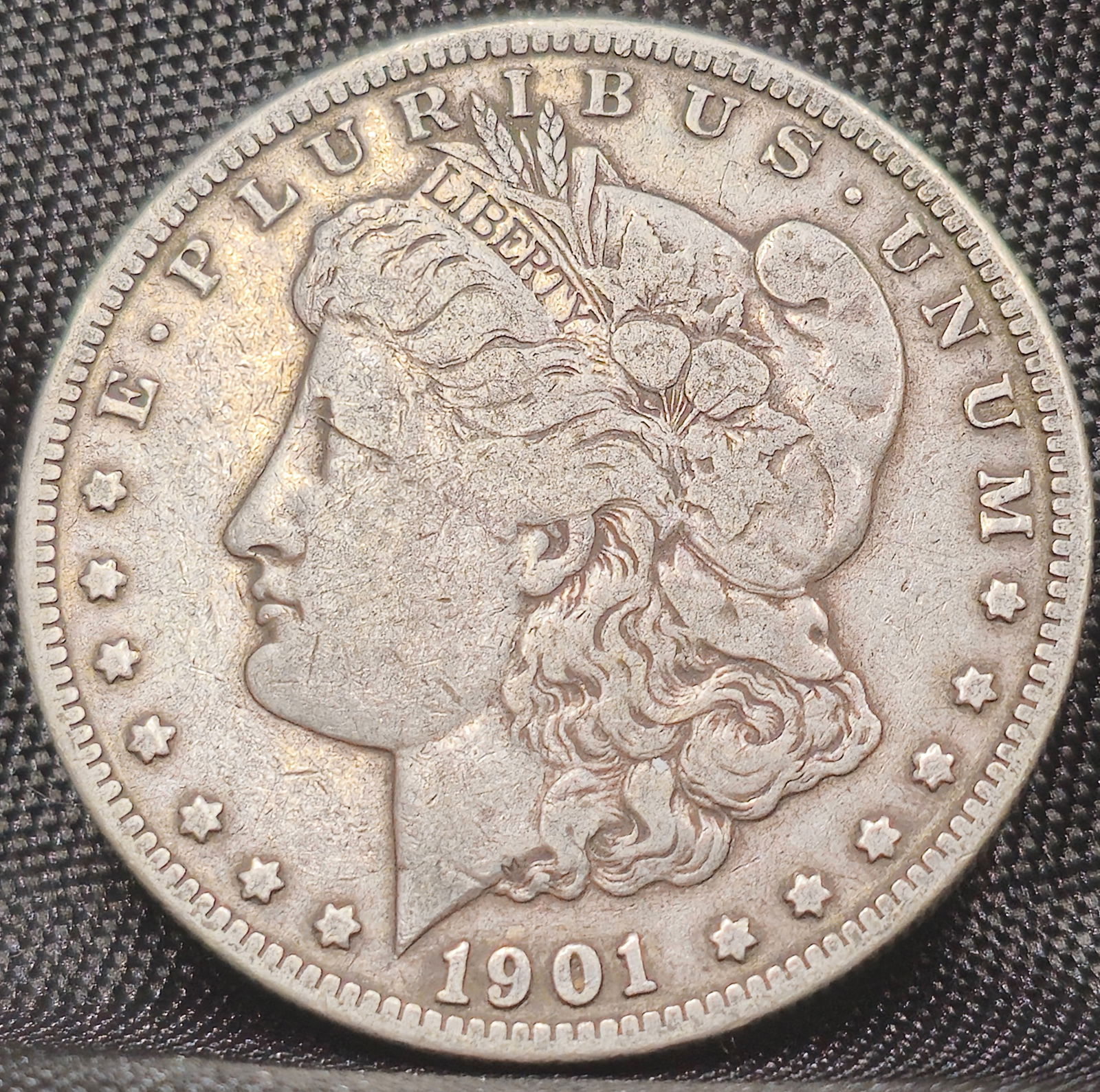 1901-O Morgan Silver Dollar Coin (1 of 2)