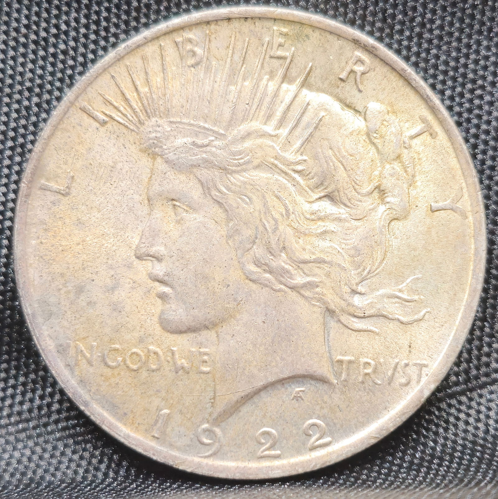 1922 Peace Silver Dollar Coin (1 of 2)