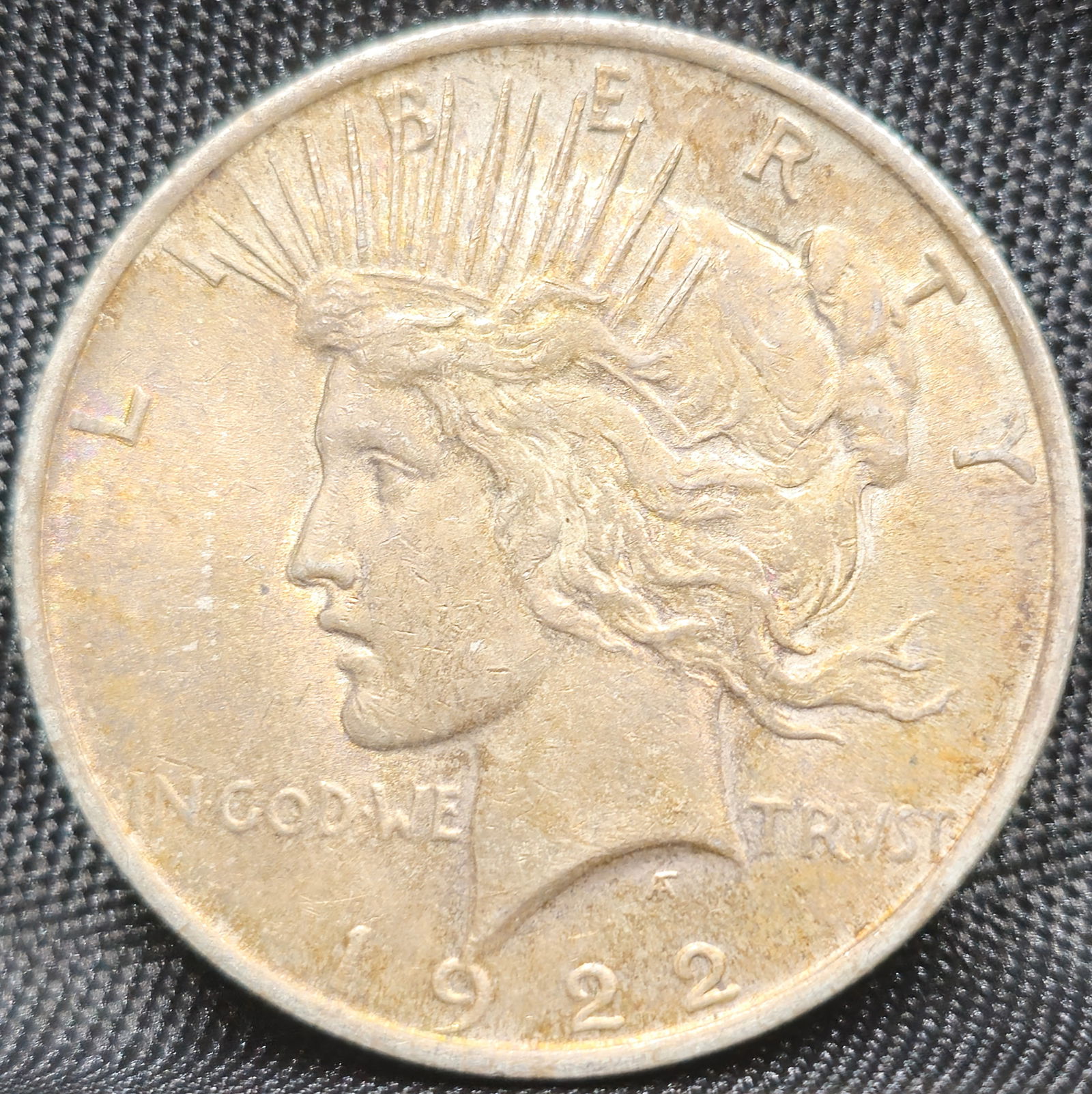 1922 Peace Silver Dollar Coin (1 of 2)