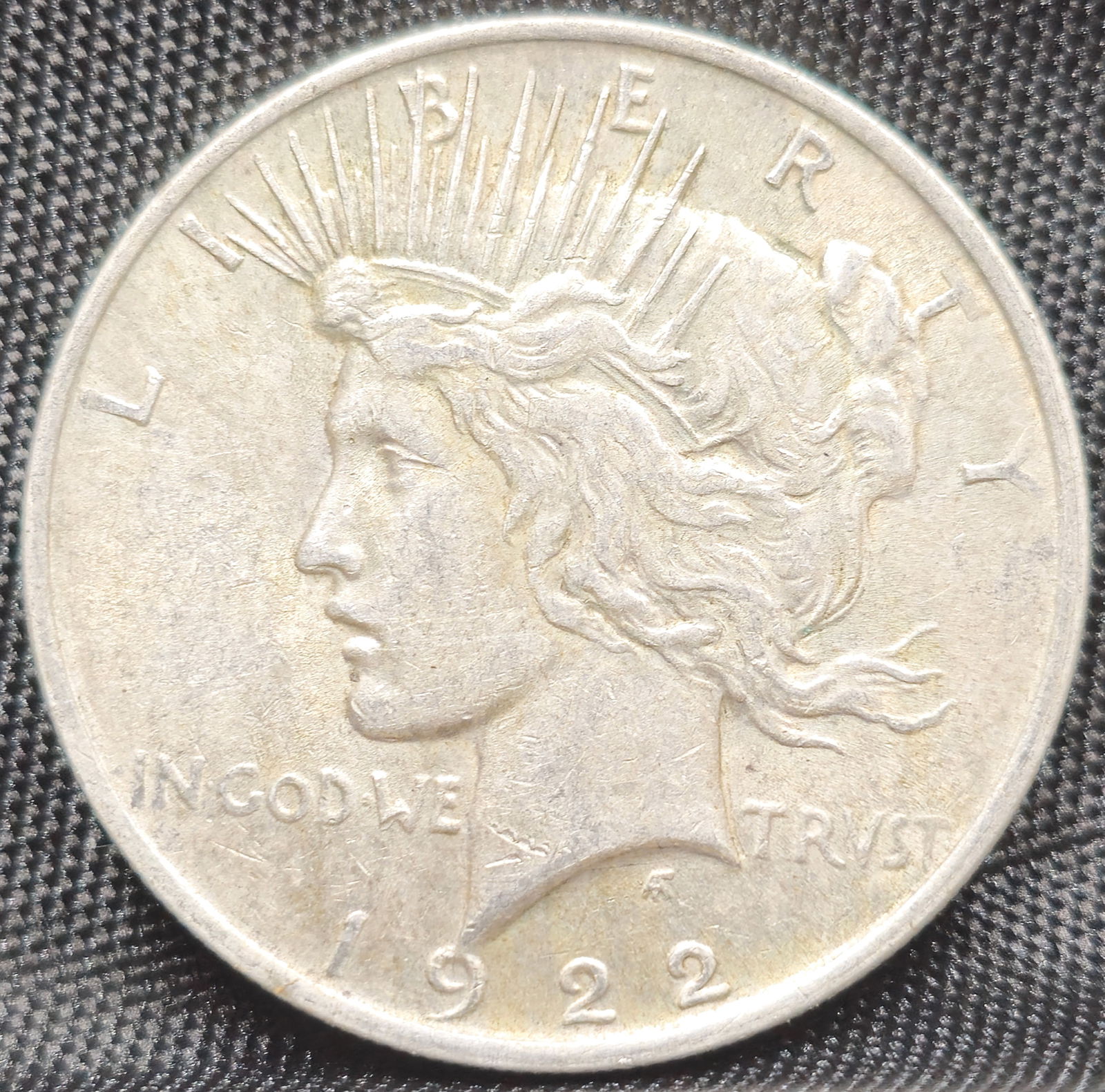 1922 Peace Silver Dollar Coin (1 of 2)