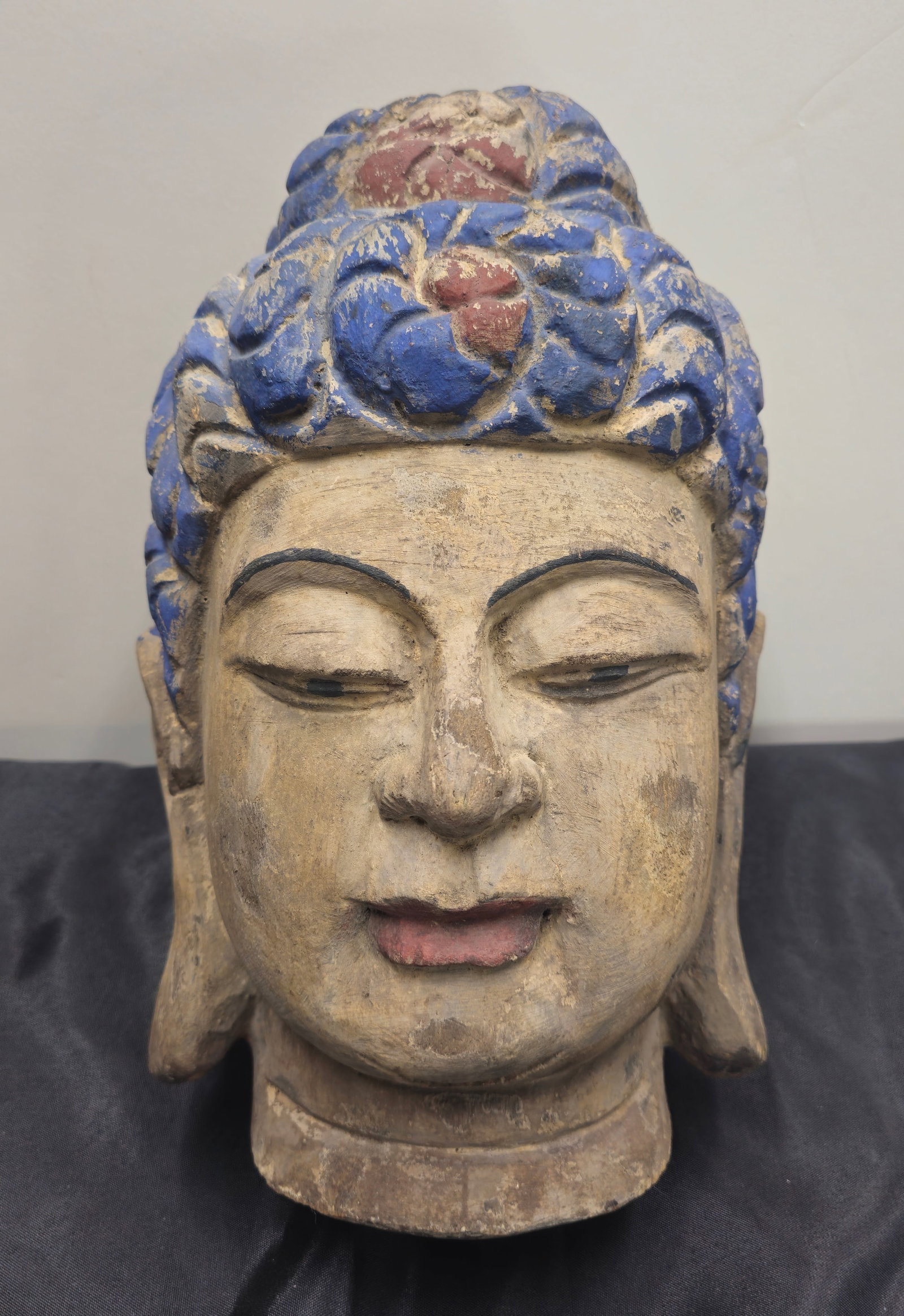 Large Carved Buddha Head (1 of 6)
