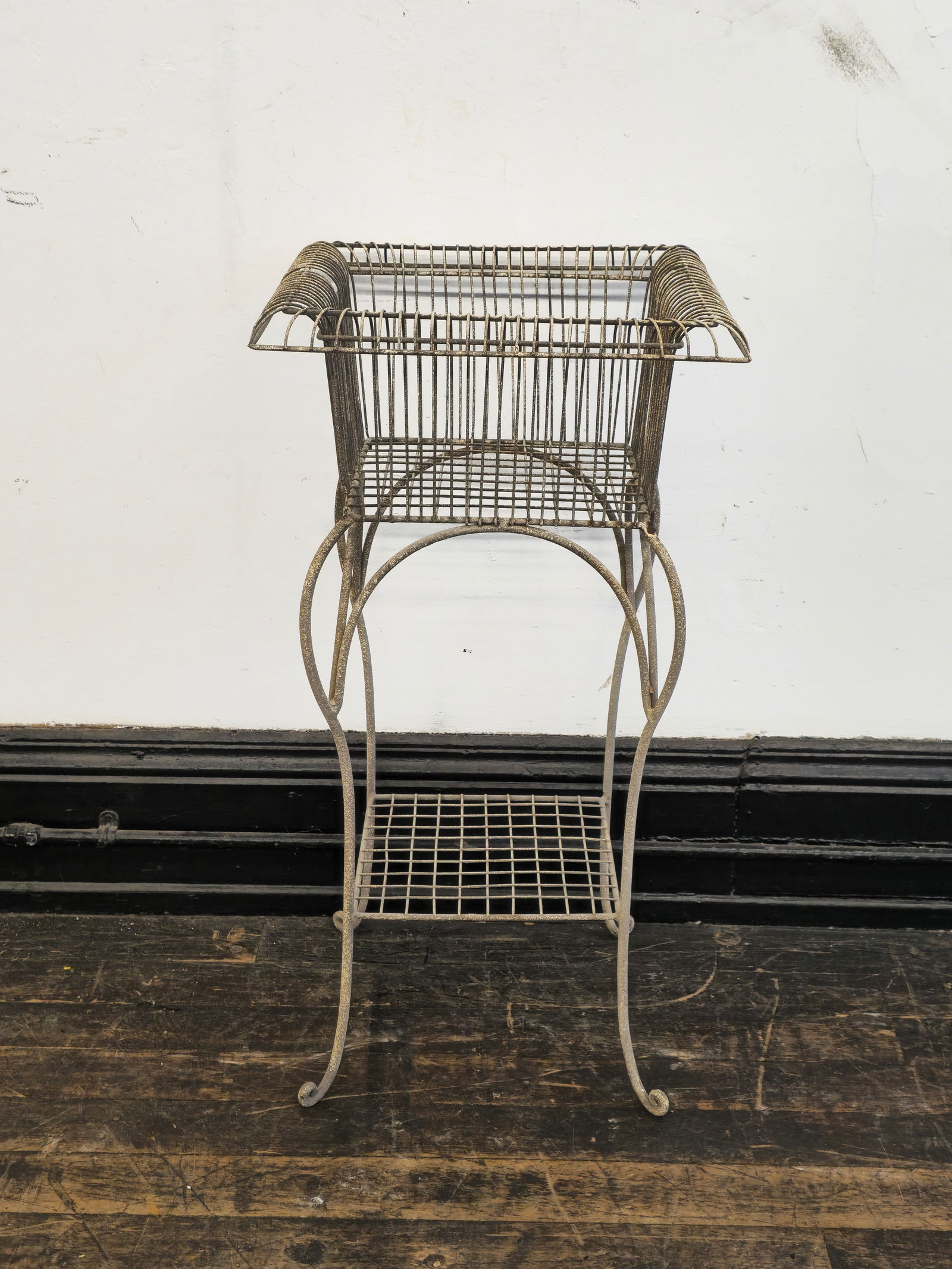 Two Tier Wire Basket Plant Stand (1 of 5)