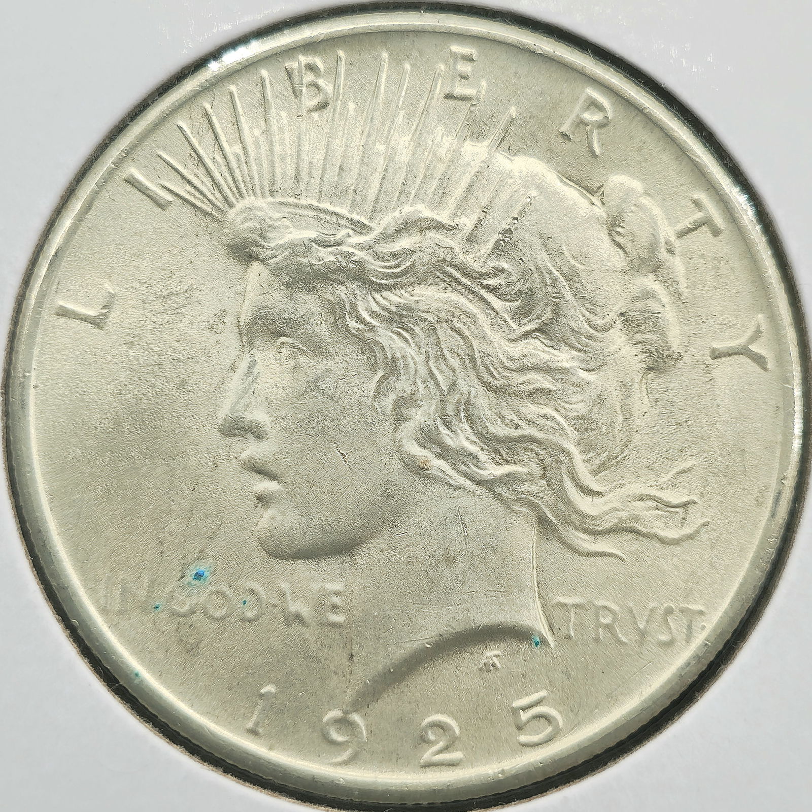 1925 Peace Silver Dollar Coin Uncirculated (1 of 2)