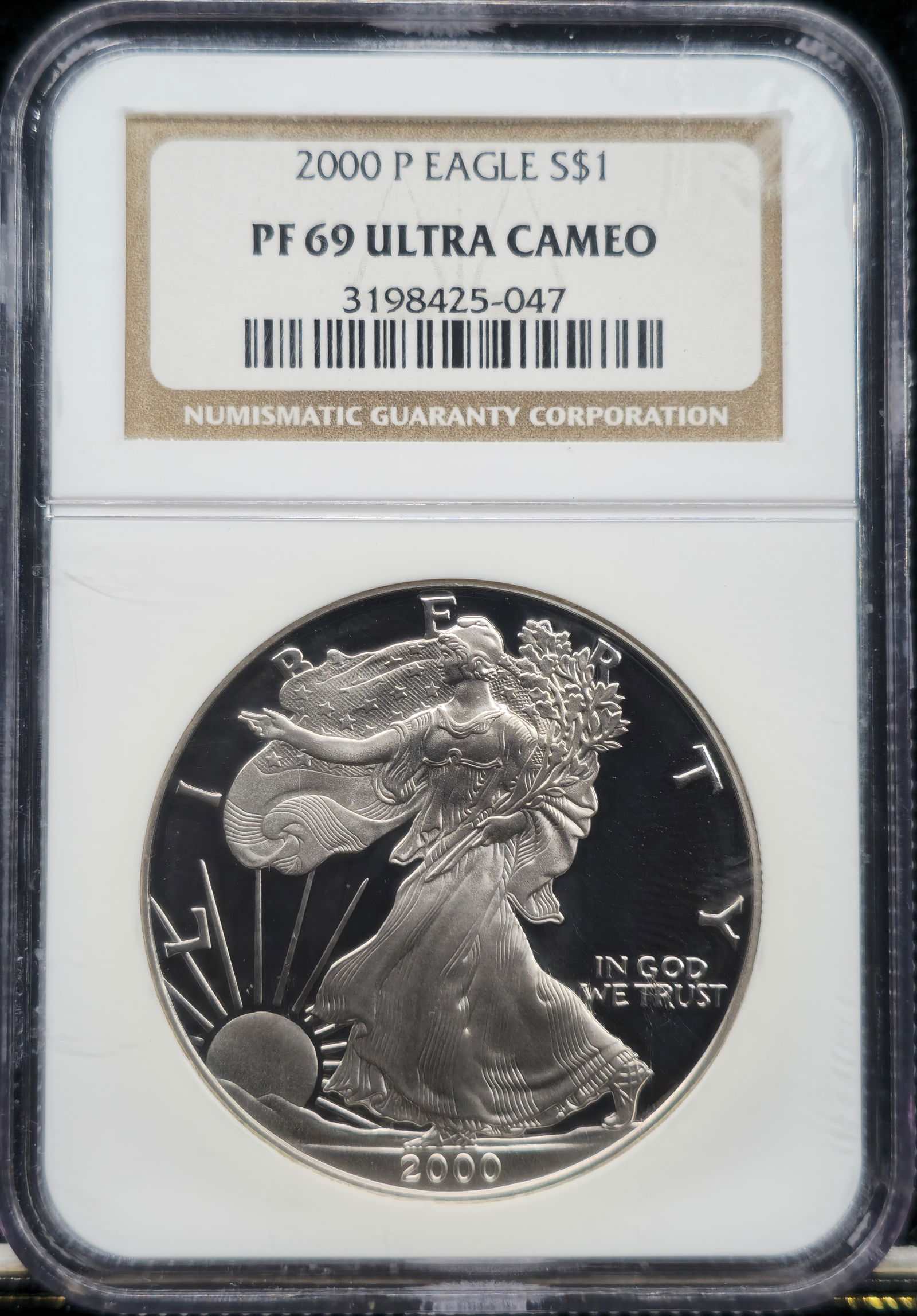 2000-P American Silver Eagle PF 69 Ultra Cameo NGC (1 of 2)