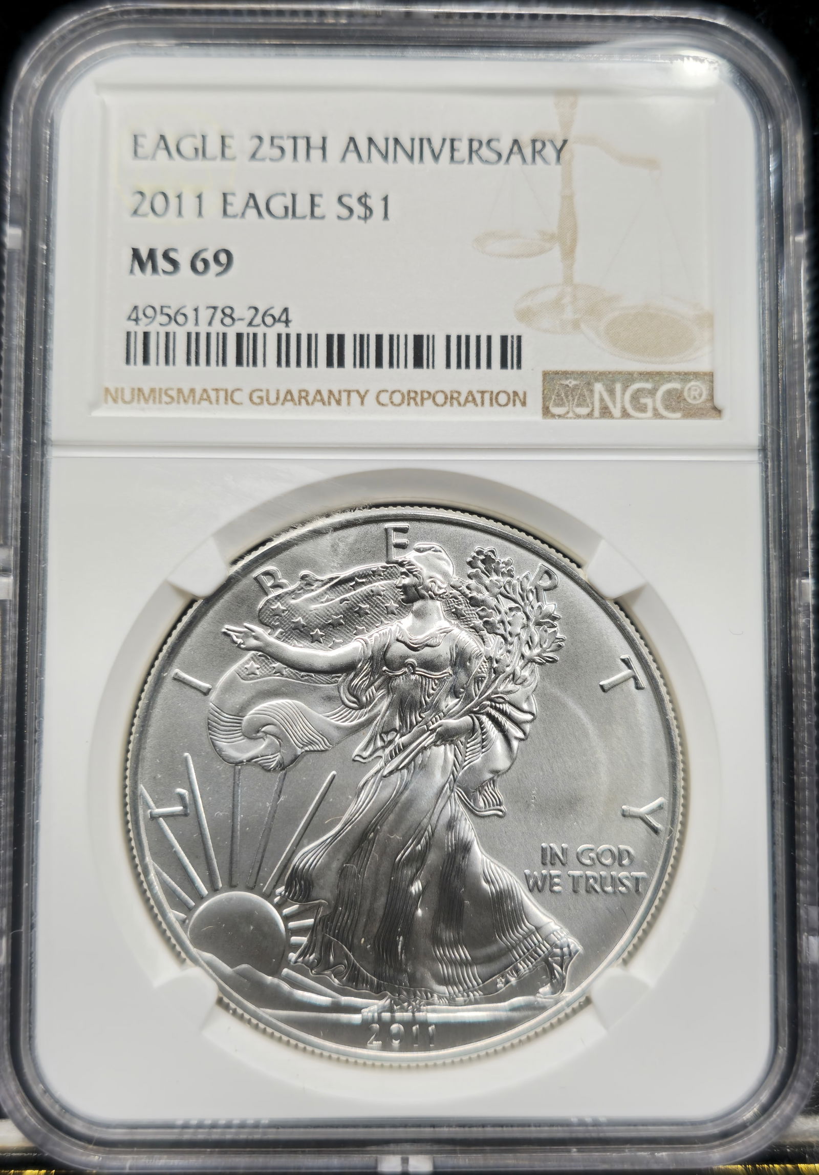 2011 American 1oz. Silver Eagle MS 69 NGC (1 of 2)