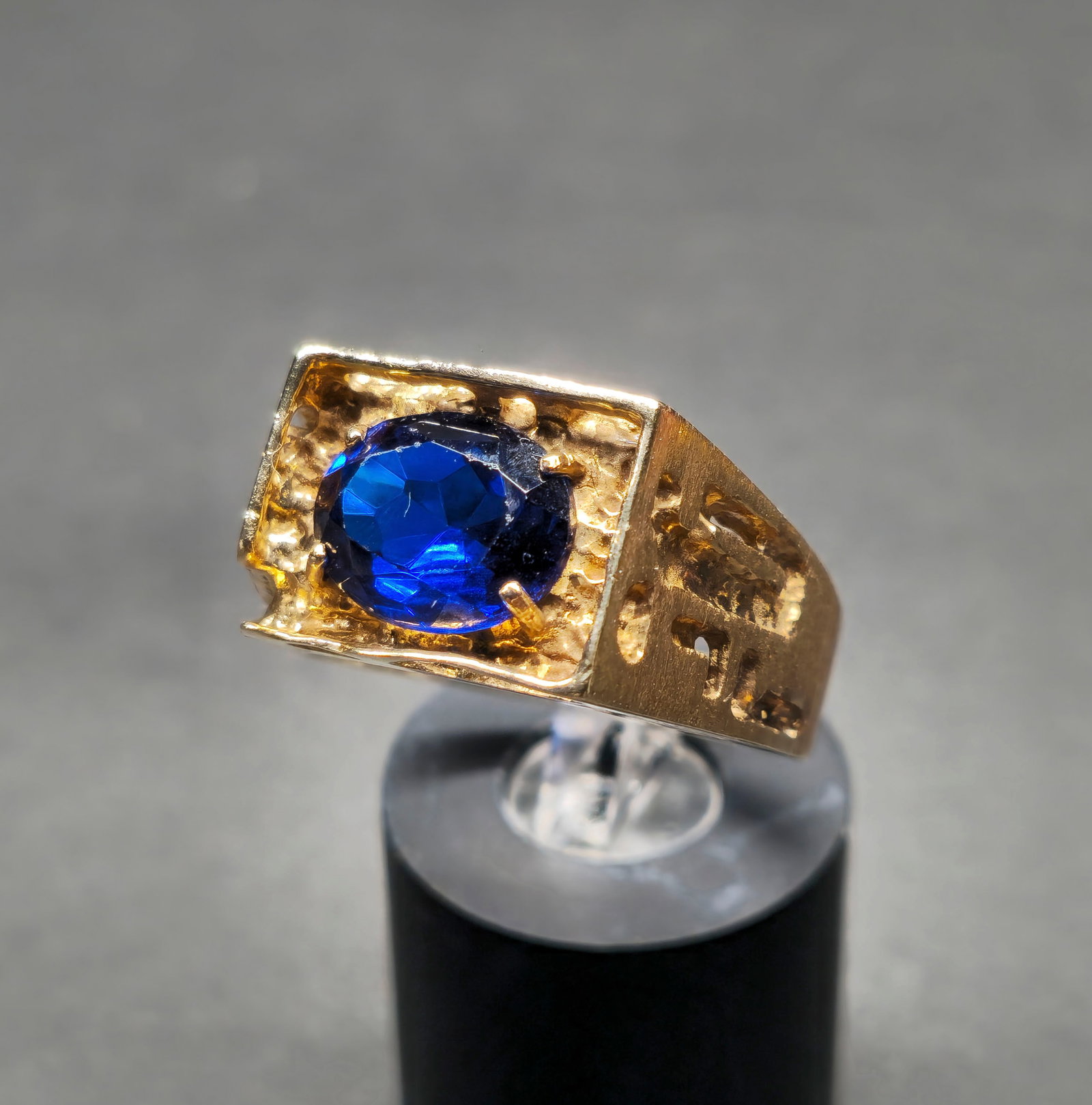 10k Gold & Blue Sapphire Men's Ring: 10k gold and blue sapphire men's ring. Marked 10k and G with circle around it to inside. Size- 9. Total weight- 7.8 grams