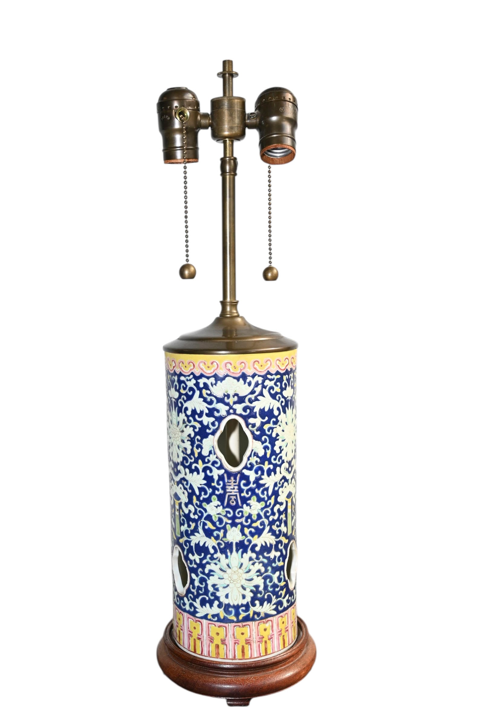 19th Century Chinese Porcelain Vase Converted  To Table Lamp (1 of 10)