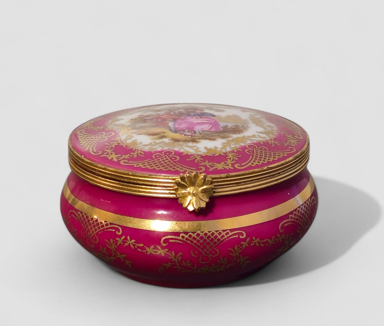 Limoges Porcelain Hinged Lid Pill Box (1 of 5)