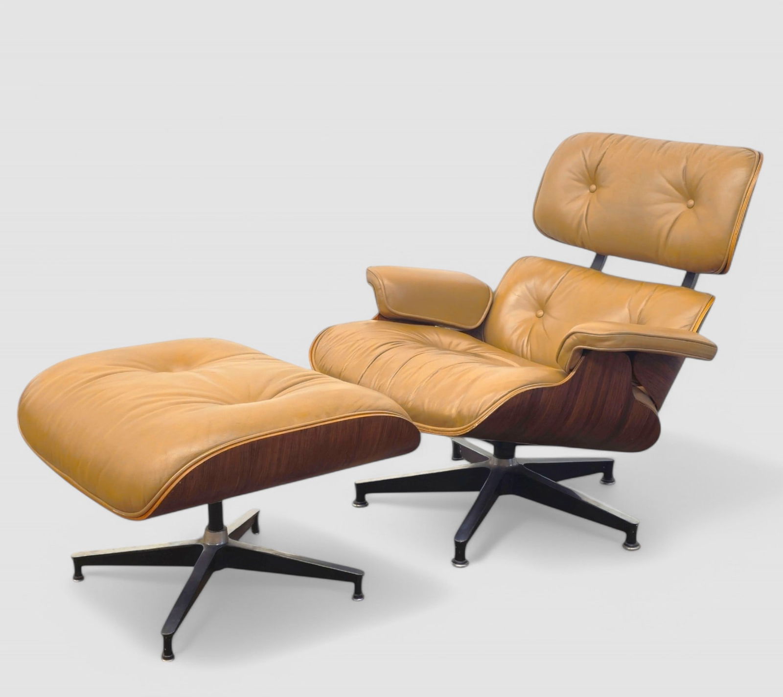 Charles & Ray Eames 670 Lounge Chair & 671 Ottoman (1 of 13)