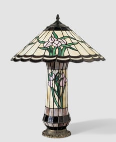 Arts & Crafts Style Leaded Glass Parlor Lamp