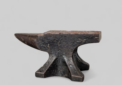 Peter Wright Iron Table Top Anvil