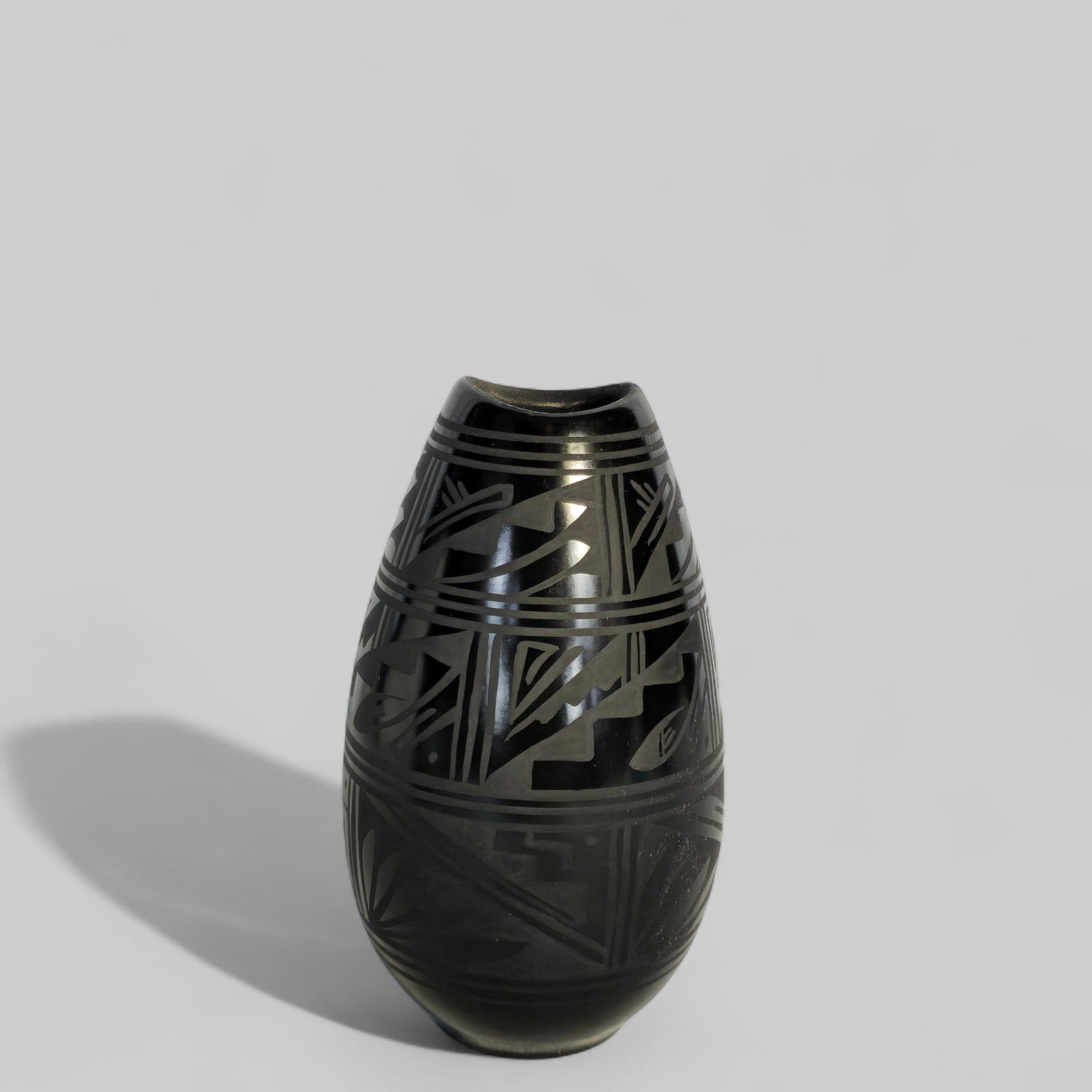 Mata Ortiz Pottery Vase by Marvin Blackmore