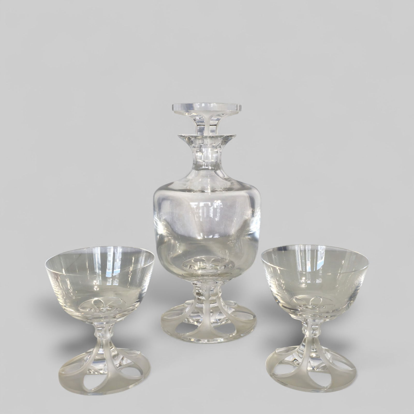 Lalique Valencay Decanter and Champagne Glasses (1 of 11)