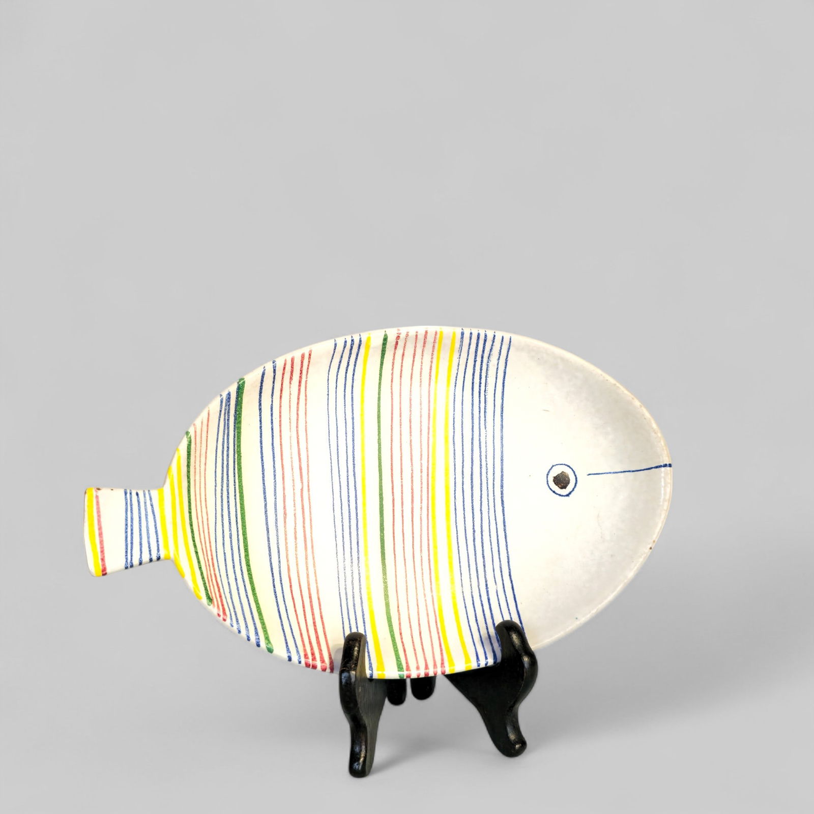 Aldo Londi Bitossi Raymor Italy Fish Tray: Ceramic tray in the shape of a fish by Aldo Londi for Bitossi Raymor, Italy. Painted and signed to bottom. 11w x 6 1/4d x 1 5/8h