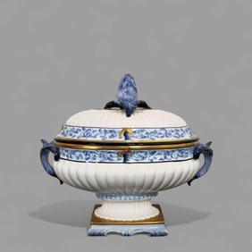 Gilt Blut & White Porcelain Tureen