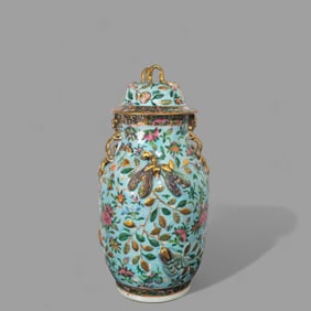 Chinese Famile Rose Gilt Porcelain Vase with Dwagon Handles