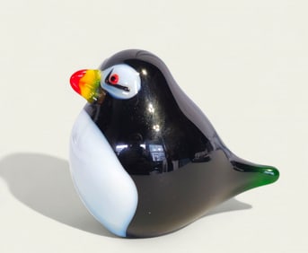 Orient & Flume Iridescent Puffin Bird Art Glass Paperweight