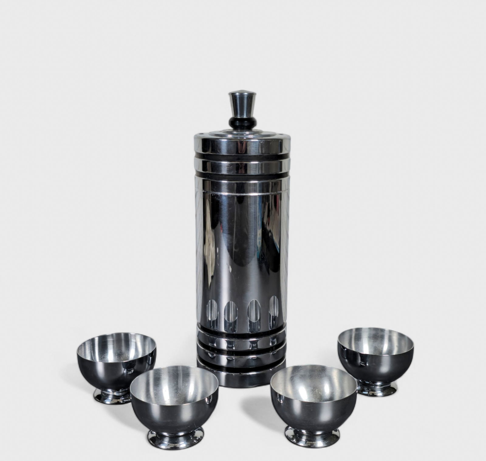 Howard Reichenbach Art Deco "Gaiety" Cocktail Shaker Set (1 of 10)