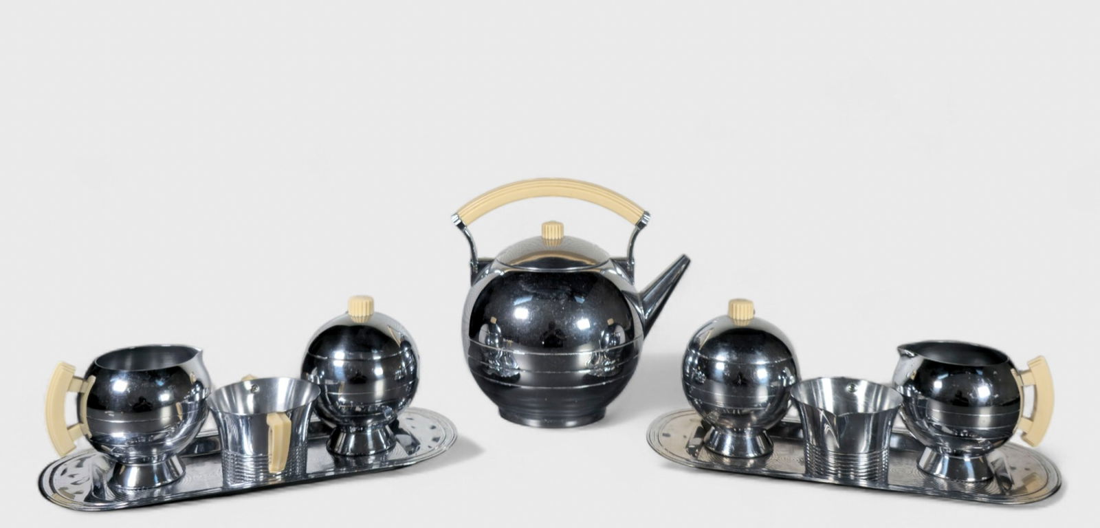 Walter Von Nessen Art Deco "Coronet" Tea Service (1 of 10)