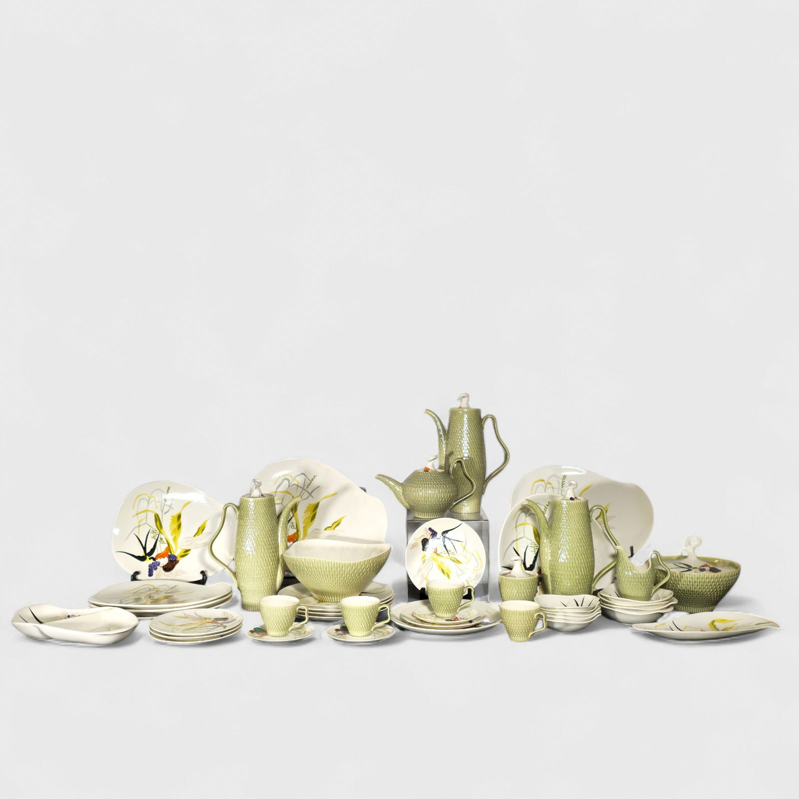 Red Wing "Capistrano" Porcelain Tableware (1 of 16)