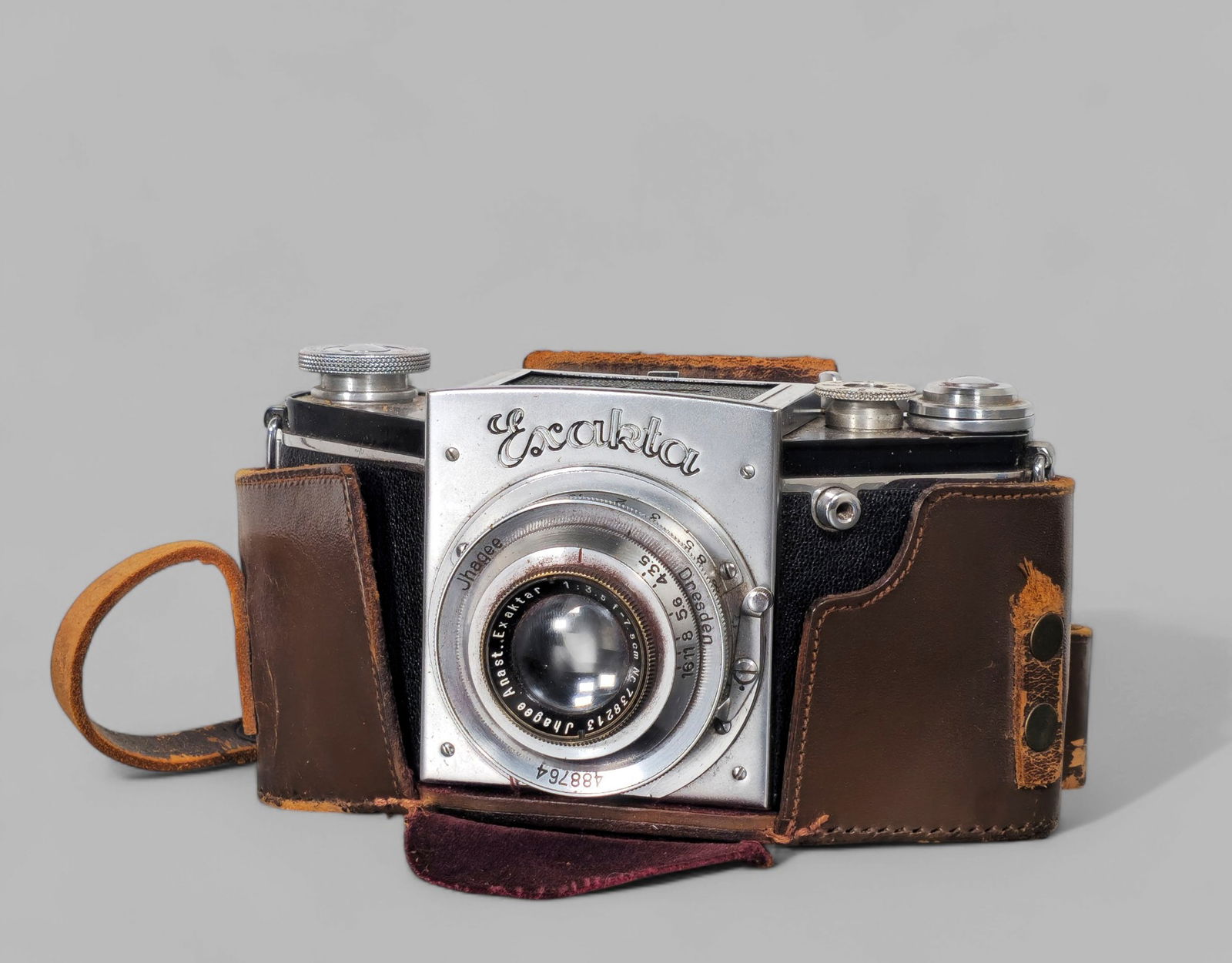 Vintage Exakta Model B Camera Tessar with Original Case (1 of 7)