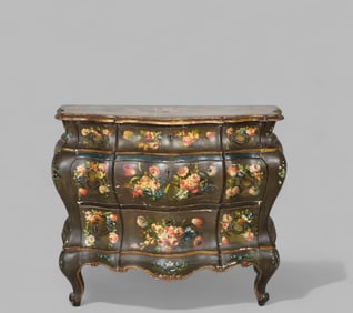 Italian Bombe Chest