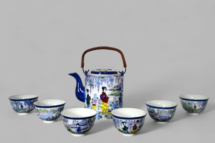 Japanese Kutani Porcelain Teapot & Cups