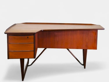 Peter Lovig Nielsen Boomerang Executive Desk