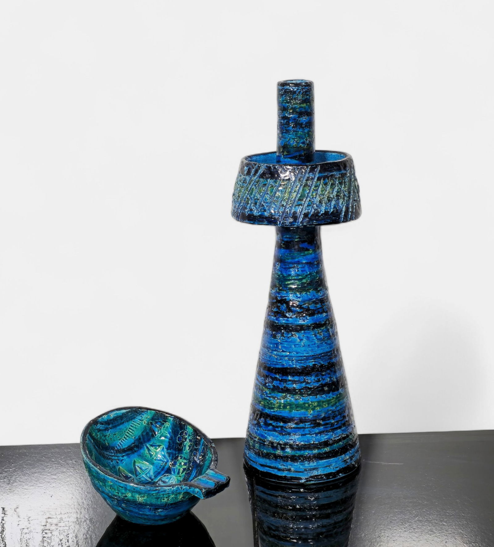 Aldo Londi for Bitossi Rimini Blue Group: Two pieces from Aldo Londi’s celebrated Rimini Blu series for Bitossi Ceramiche, Italy. Each features incised geometric decoration and the collection’s signature vibrant blue and turquoise