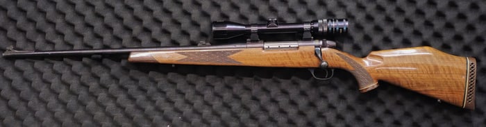 Weatherby Mark V Bolt-action .300 Rifle