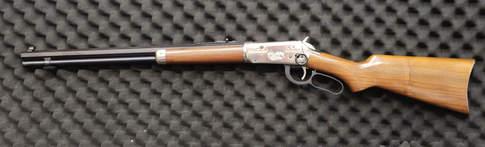 Winchester Model 94 “Theodore Roosevelt" Commemorative Lever-action .30-30 Rifle: Winchester Model 94 “Theodore Roosevelt” Commemorative lever-action rifle in .30-30 Winchester. SN TR16909. Featuring an octagon barrel, nickel-plated engraved receiver, and walnut stocks. Pro