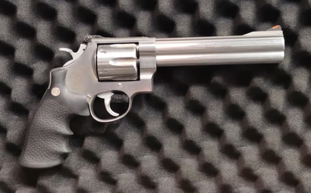 Smith & Wesson Model 629 Classic .44 Magnum