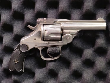 Hopkins & Allen MFG. Norwich Conn. 32 S & W