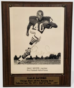 Gale Sayers Autographed Chicago Bears Photo Plaque – Hall of Fame 1977