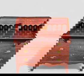 19th Century Connecticut Mahogany Inlaid Slant Front Desk: 19th Century Connecticut Mahogany Inlaid Slant Front Desk. Circa 1800. Dovetailed construction and slant front lid. 4 graduated drawers with original pulls. Poplar secondary wood. Fitted interior with