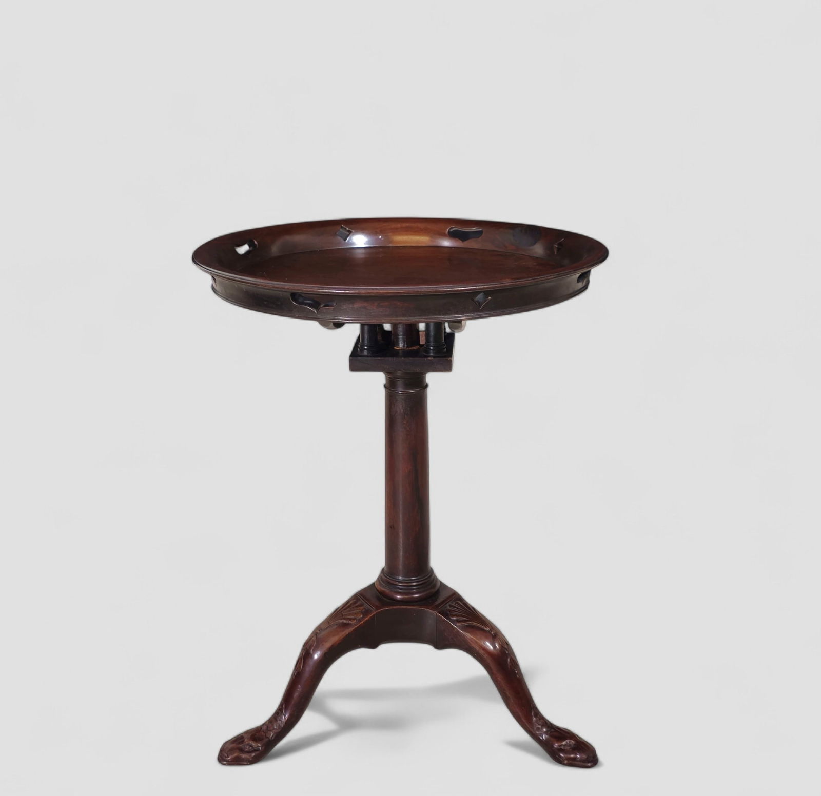 18th Century Scottish Serpent Head Feet Tilt Top Wine Table (1 of 9)