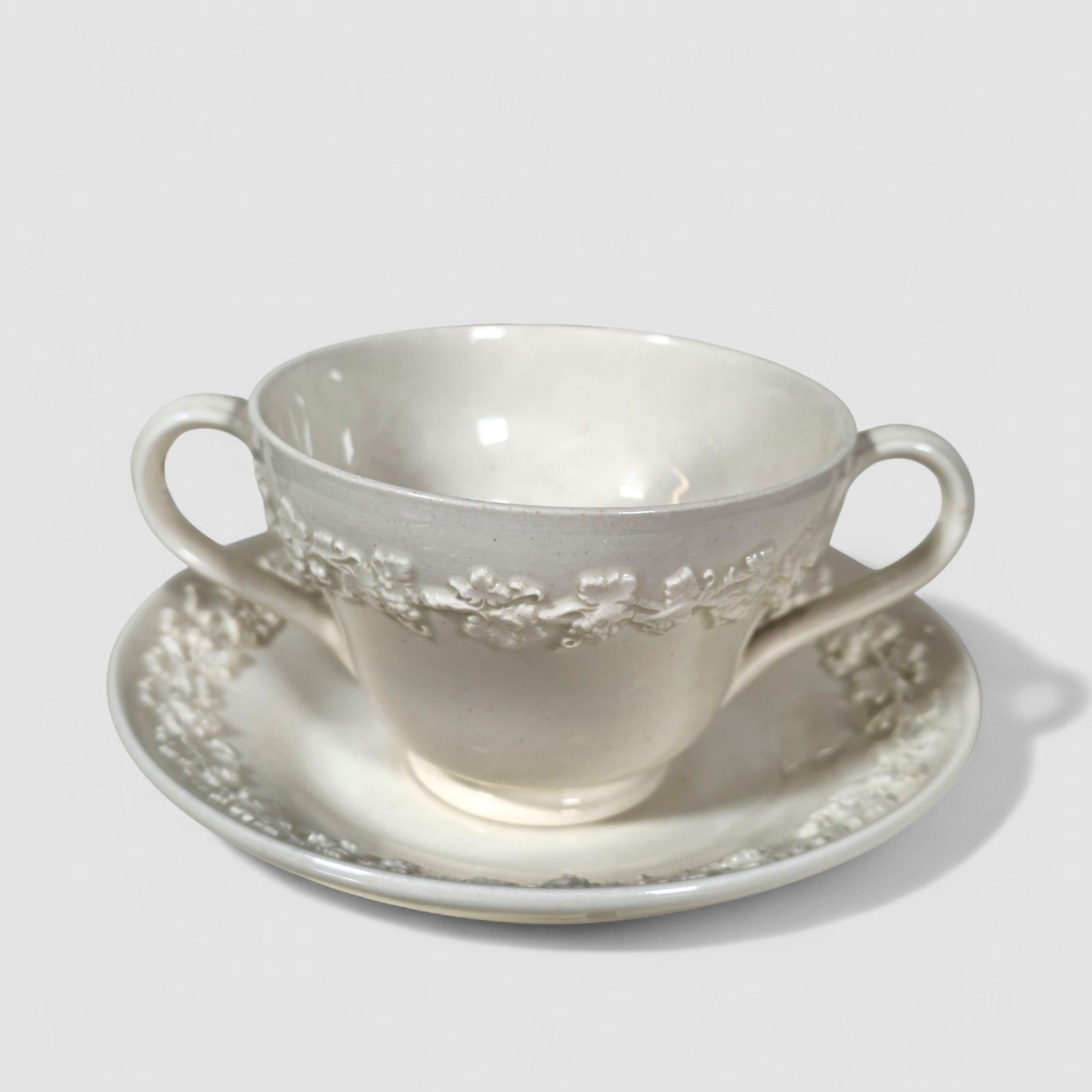 Partial Wedgwood Etruria Creamware "Grapevine Pattern" - 6