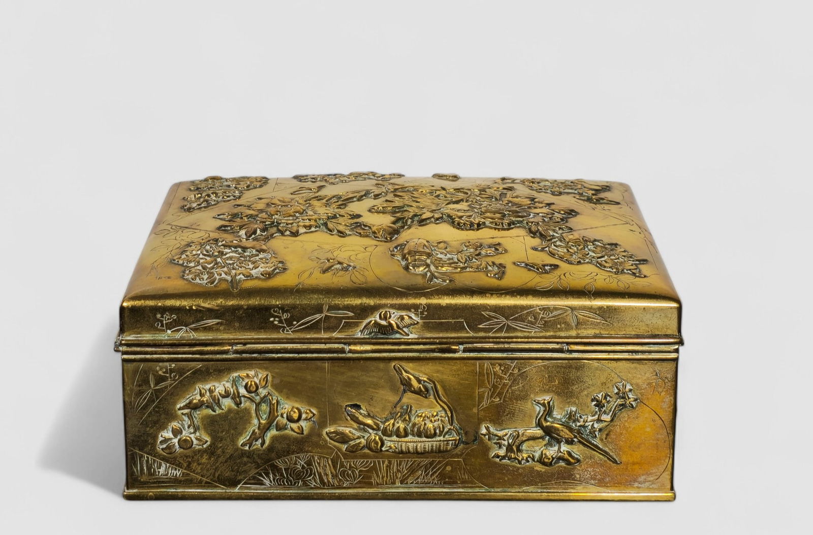 Japanese Bronze Hinged Lid Stamp Box (1 of 8)