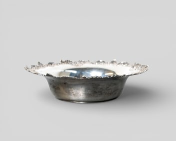Ornate Sterling Silver Scalloped Border Bowl