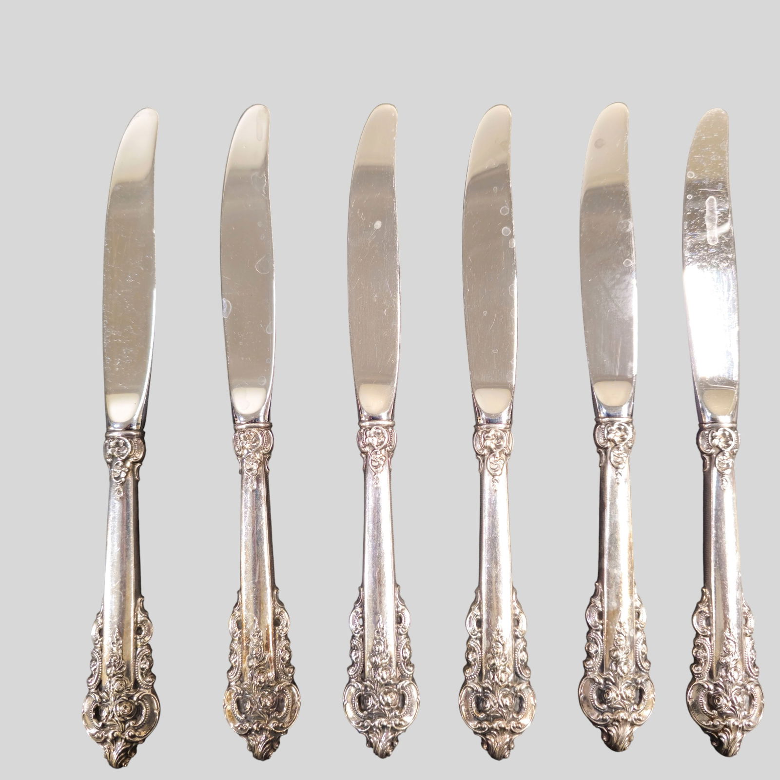 Wallace "Grande Baroque" Dinner Knives (1 of 4)