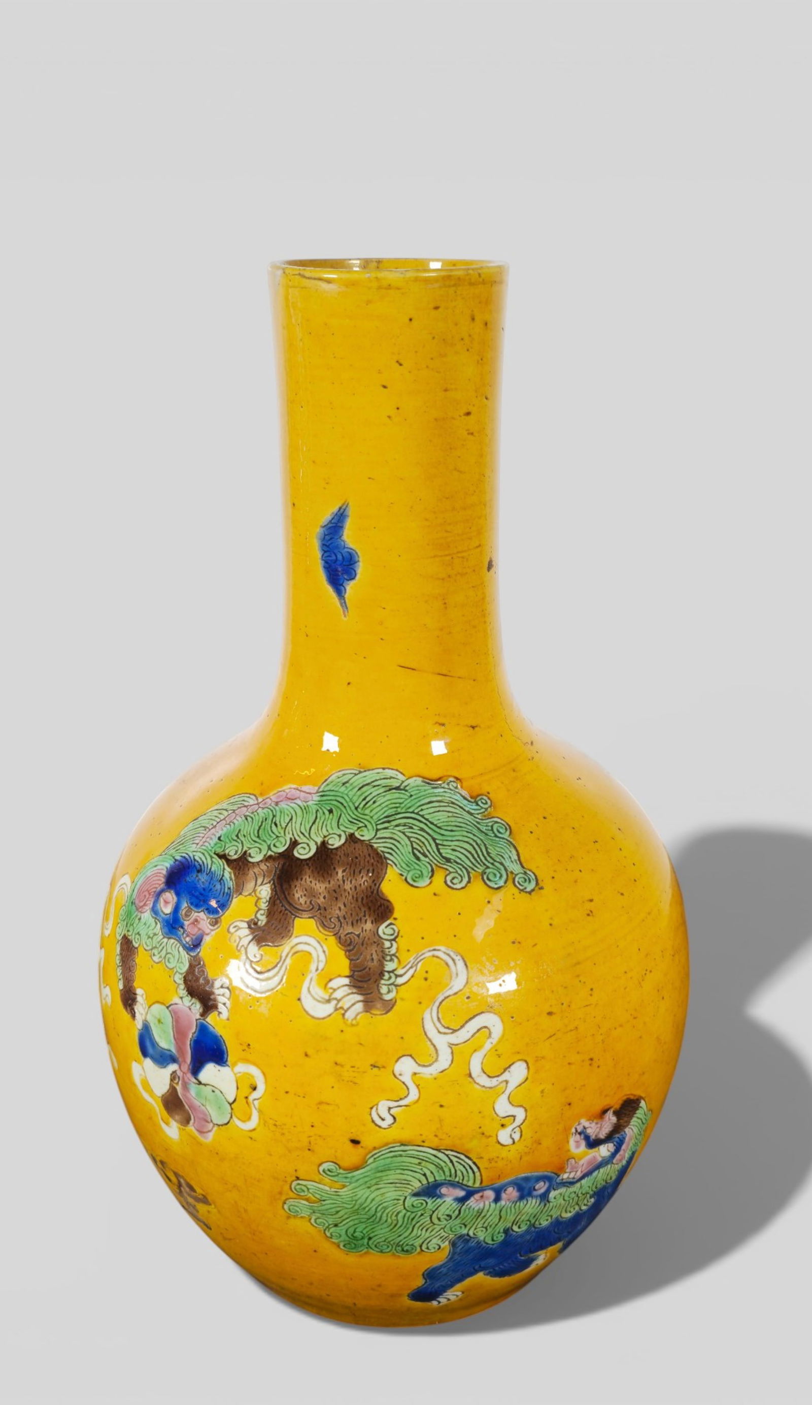 18th/19th Century Chinese Sancai Foo Dog Vase (1 of 13)