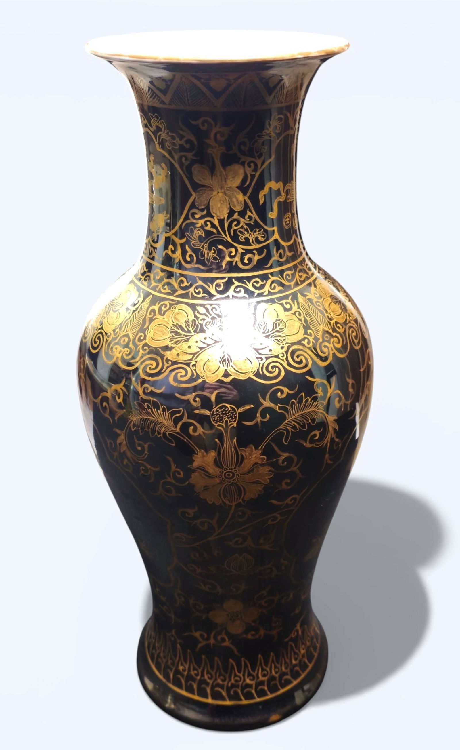 Chinese Mirrored‑Black Glazed Vase with Gilt Accents, Kangxi Mark (1 of 11)